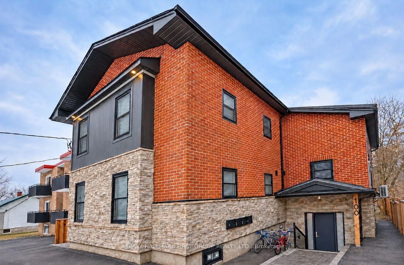 Property Photo:  100 Cromwell Avenue 2  ON L1J 4T6 