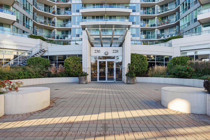 Property Photo:  228 Queens Quay N/A W 701  ON M5J 2X1 