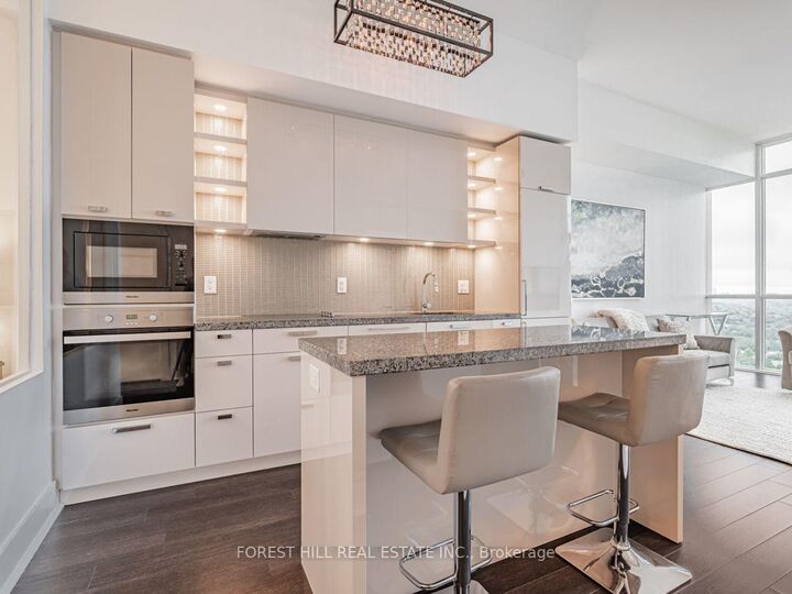 Property Photo:  32 Davenport Road 2505  ON M5R 0B5 
