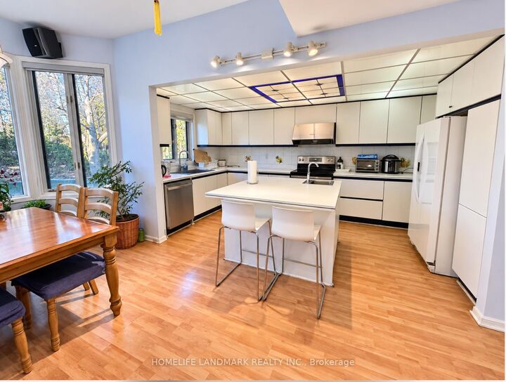 Property Photo:  94 Ames Circle  ON M3B 3C1 