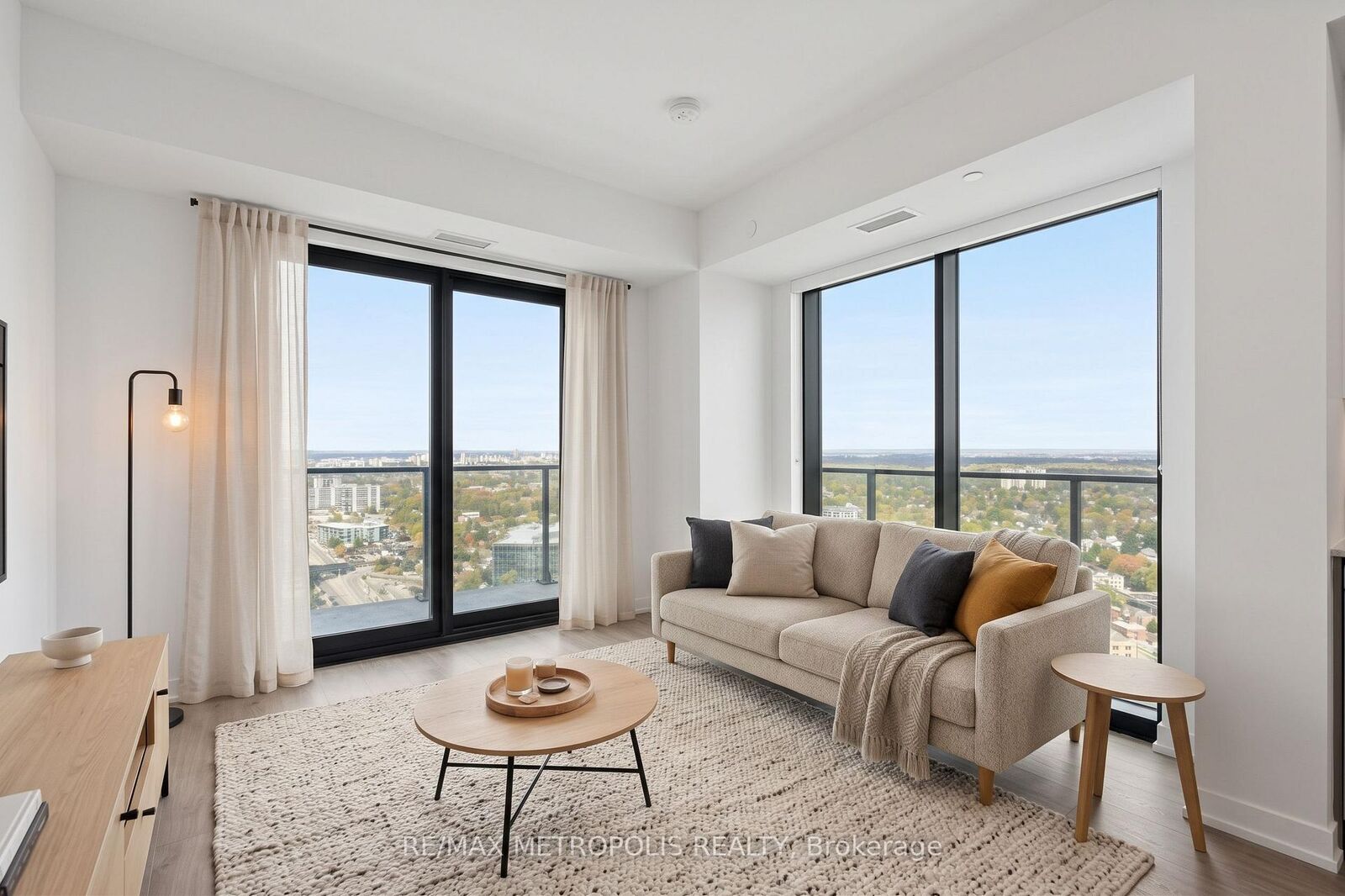 Property Photo:  30 Francis Street 3507  ON N2G 1H7 