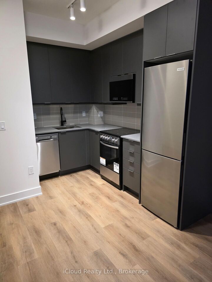 Property Photo:  125 Nipissing Road 1512  ON L9T 1R3 