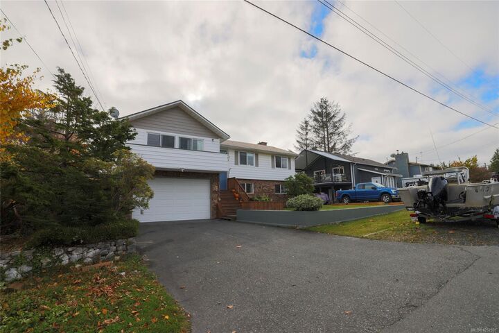 Property Photo: 363 Englewood Dr BC V0N 2R0