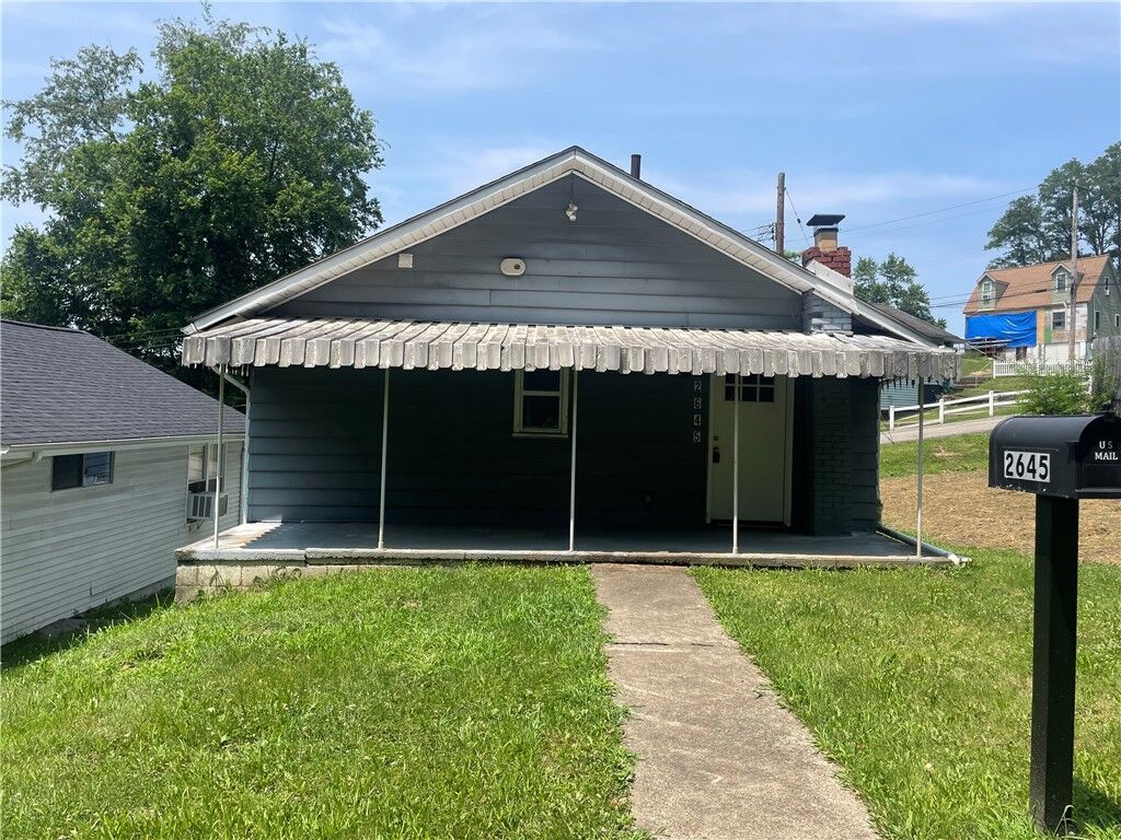 Property Photo:  2645 Woodlawn Dr  PA 15146 