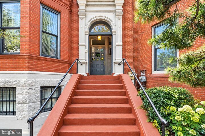 Property Photo:  7 Logan Circle NW 23  DC 20005 