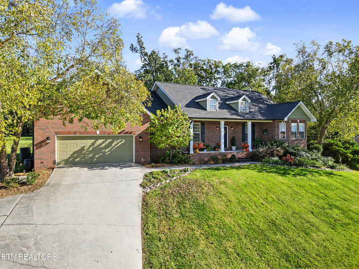 Property Photo: 1420 Foxfire Circle TN 37865