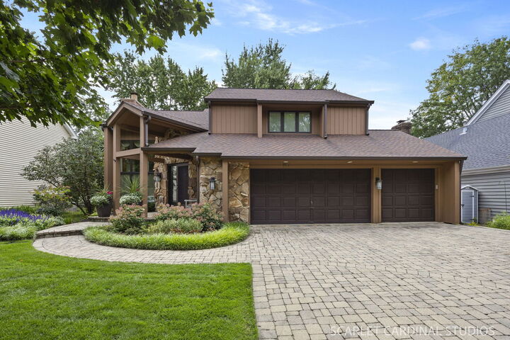Property Photo: 1750 Hickory Lane IL 60187
