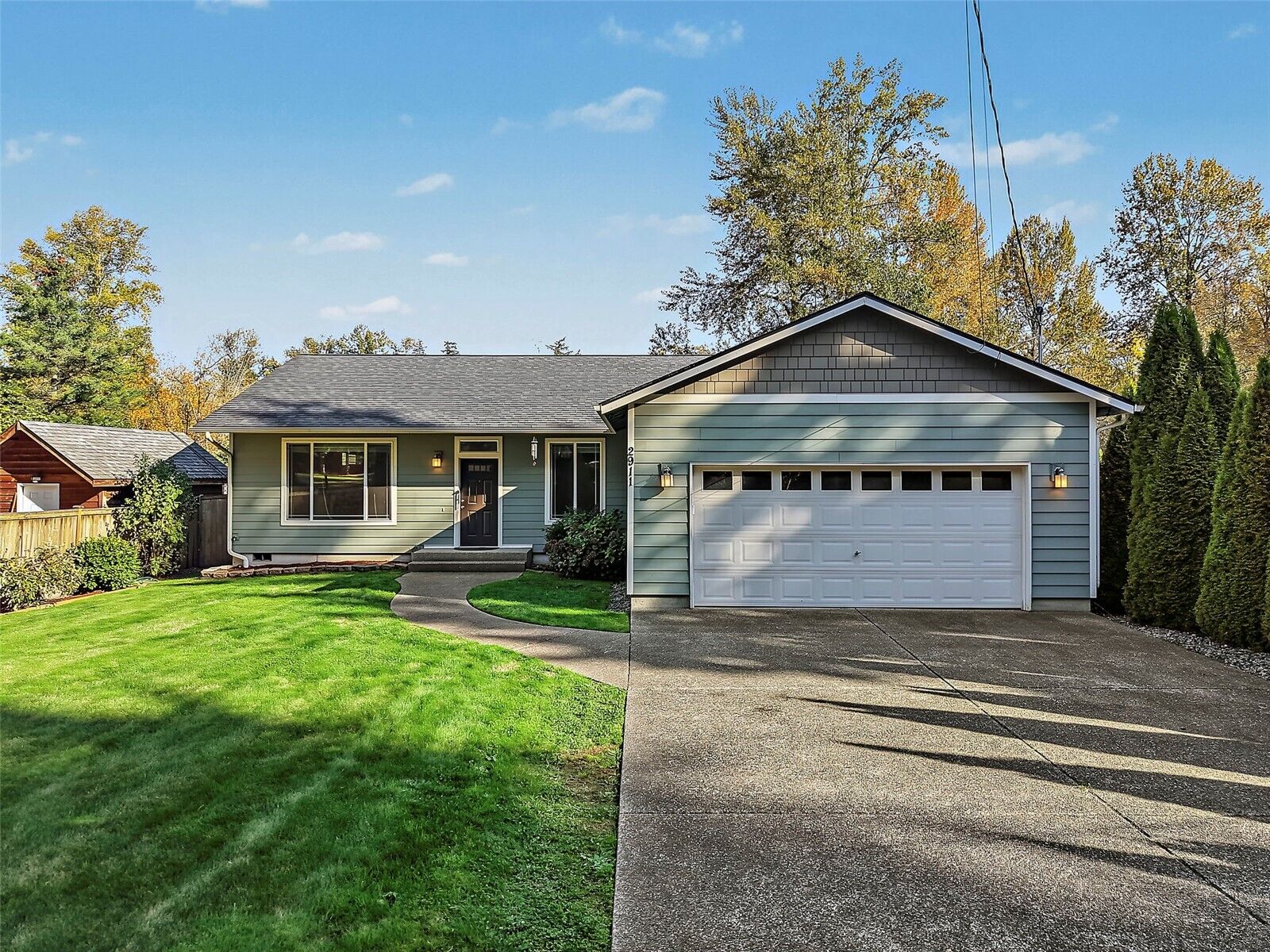 Property Photo:  2911  112th Avenue E  WA 98371 