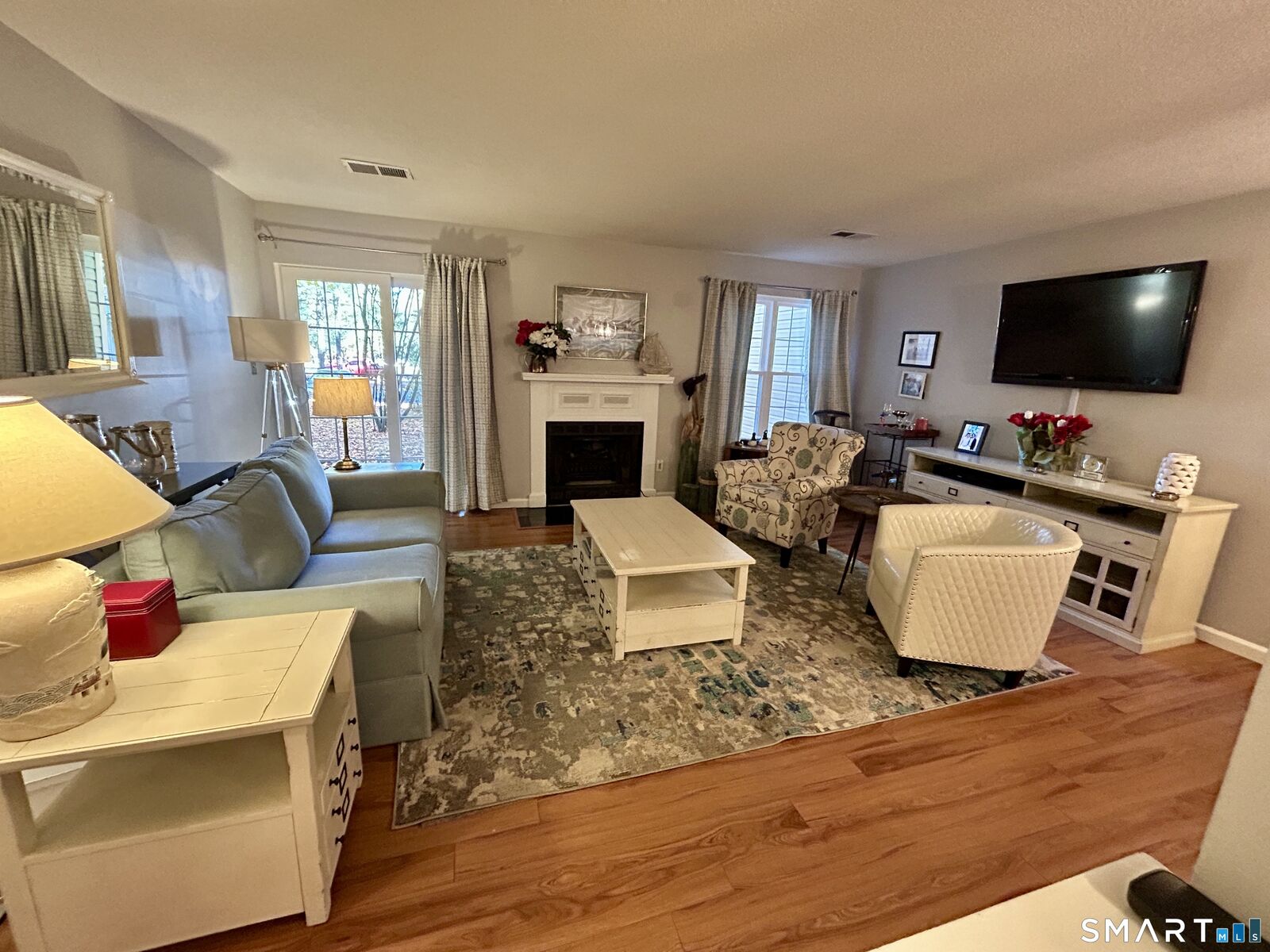 Property Photo:  1 Forest Glen Circle 6  CT 06457 
