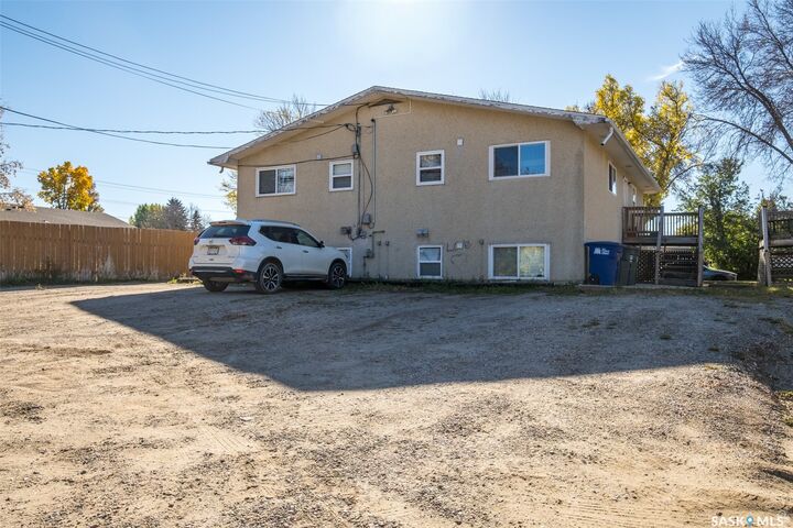 Property Photo: 580 26th Street E SK S6V 1V5