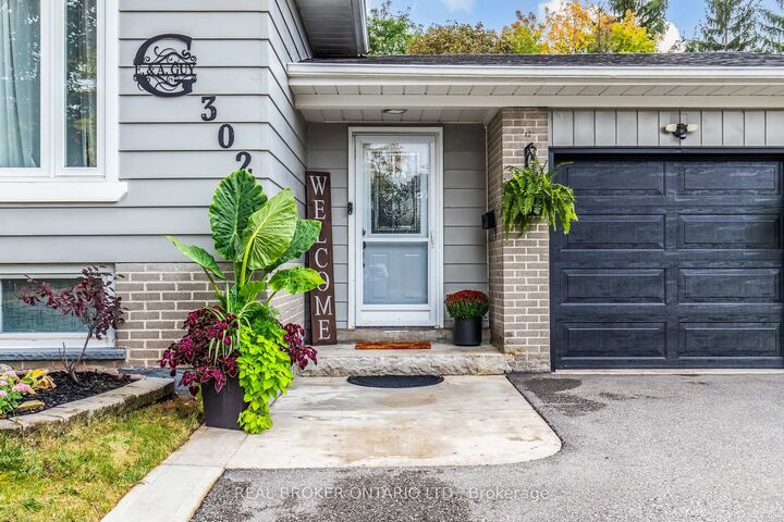 Property Photo:  302 Delrex Boulevard  ON L7G 4G8 