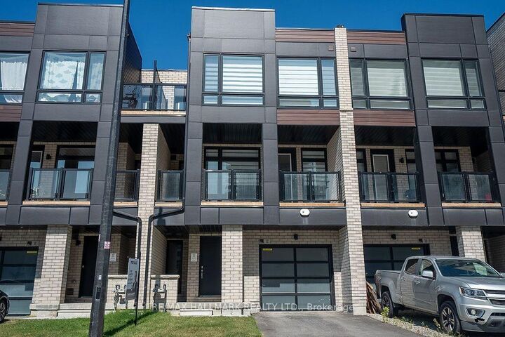 Property Photo:  12 Dandara Gate  ON L4L 1V8 
