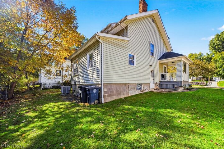 Property Photo:  607 Sumatra Avenue  OH 44305 