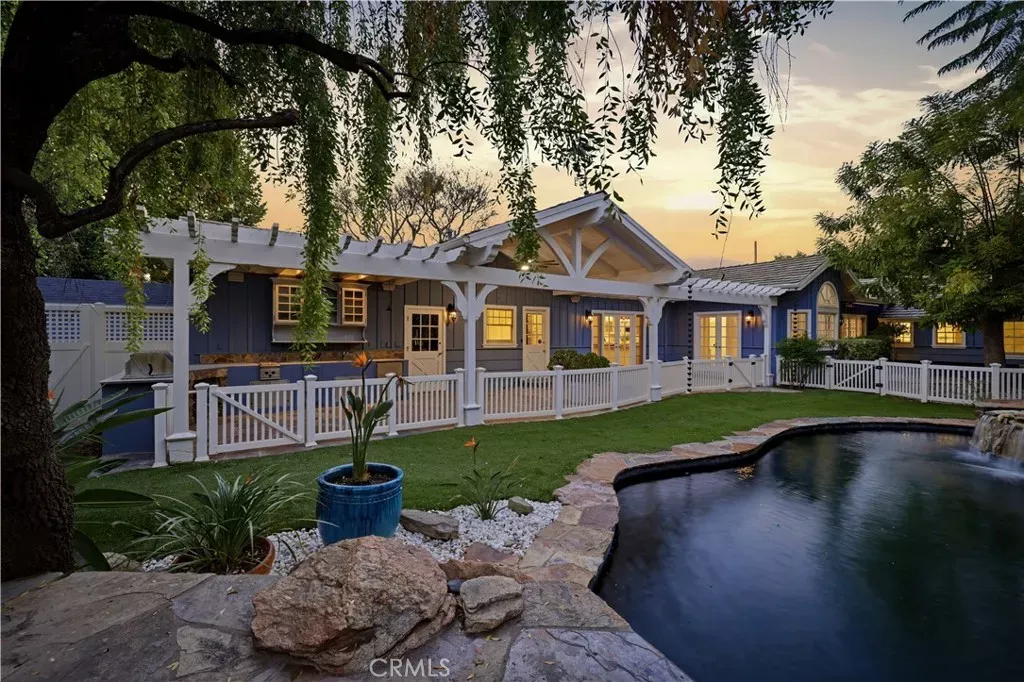 Property Photo:  4780 Vista De Oro  CA 91364 