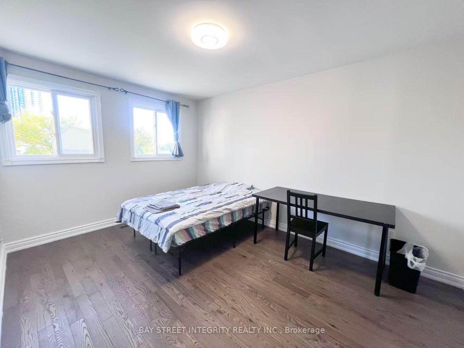 Property Photo: 4073 Pavillion Court ON L5B 2V9