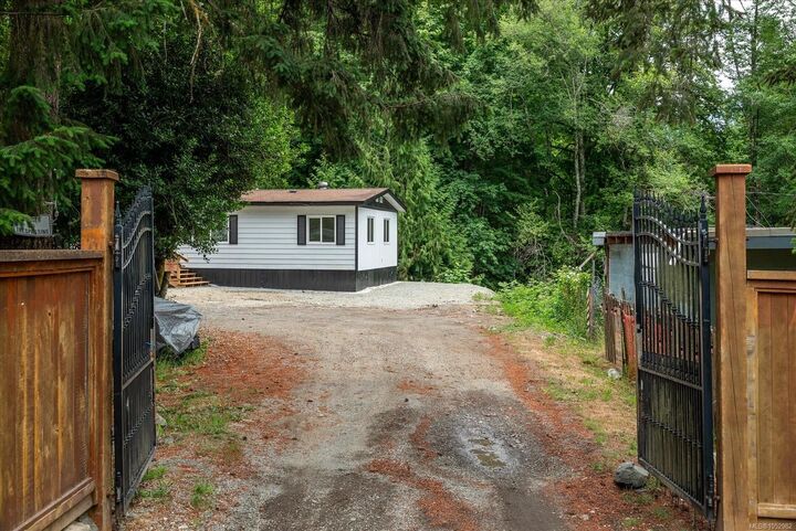 Property Photo:  7353 Neva Rd  BC V0R 2G0 