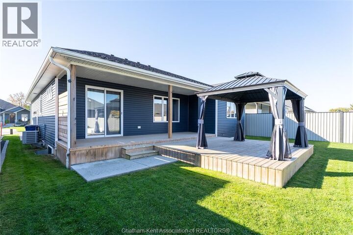 Property Photo:  308 Davies Street East  ON N0P 1M0 