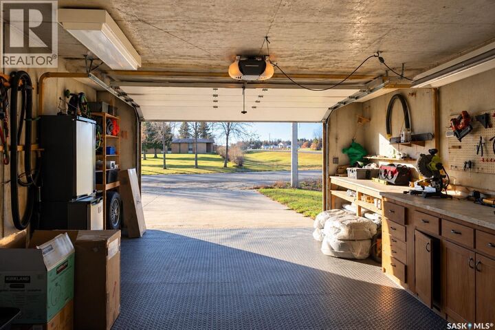 Property Photo:  412 2nd Street N  SK S0K 4P0 