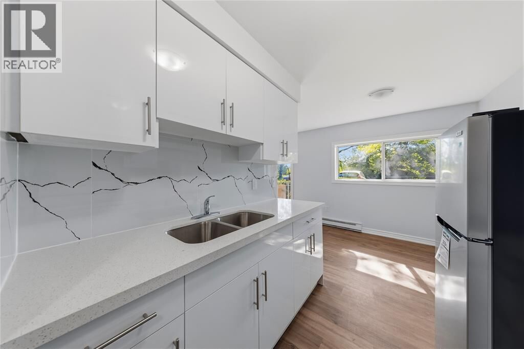 Property Photo:  950 Eastlawn Avenue 10, 22, 29  ON N7S 1X2 