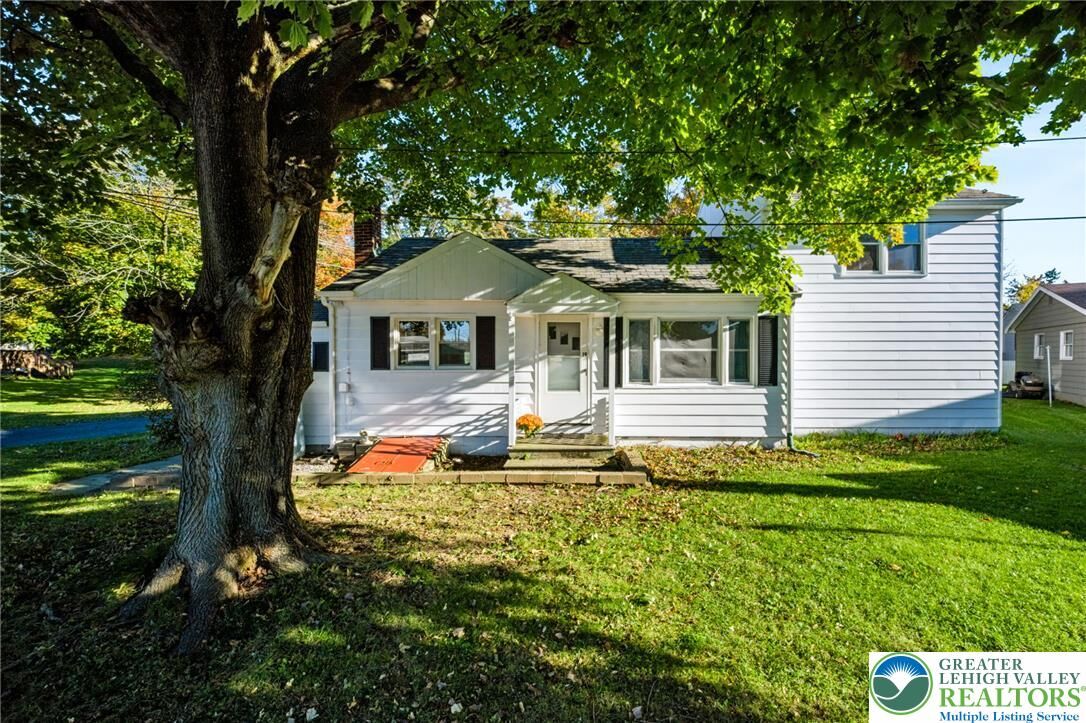 Property Photo:  19 Poplar Street  PA 18091 
