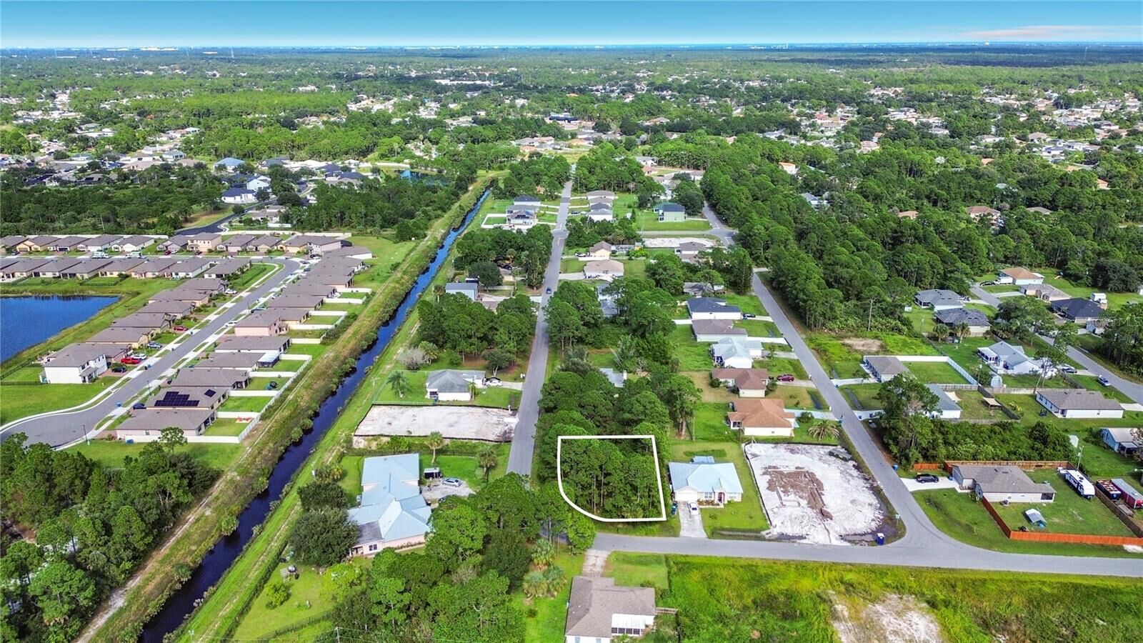 Property Photo: 0 SE Ray Road FL 32909