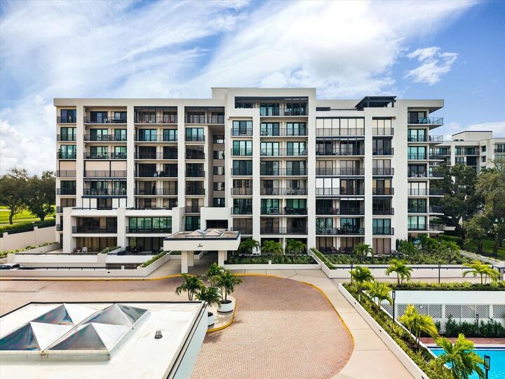 Property Photo:  6 Belleview Boulevard 604  FL 33756 