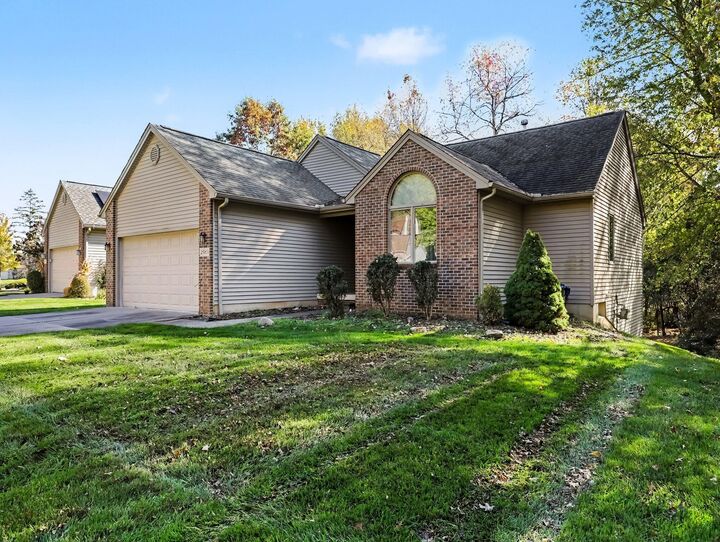 Property Photo:  2583 Hawthorne Way  MI 48176 