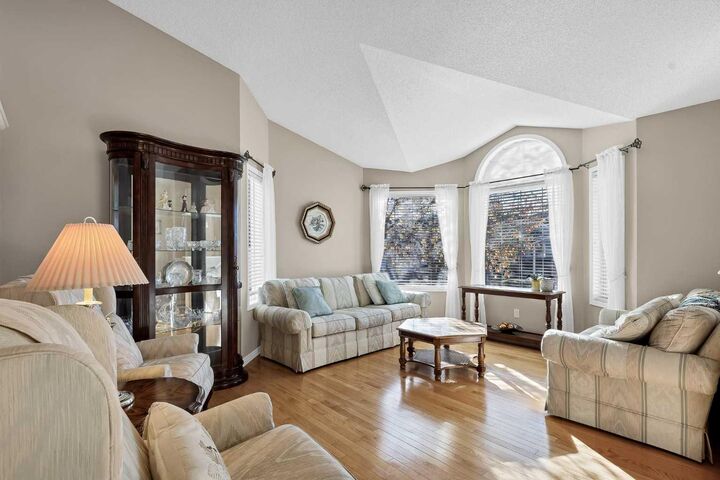 Property Photo:  59 Scotia Landing NW  AB T3L 2K2 