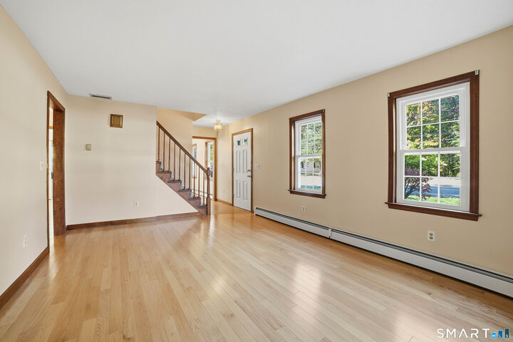 Property Photo:  336 Oak Street  CT 06118 