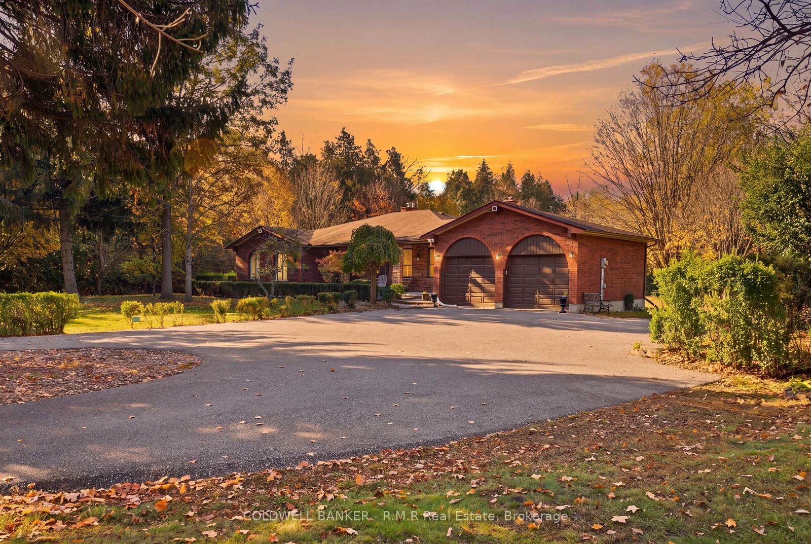 Property Photo:  4650 Garden Street  ON L1R 3K5 
