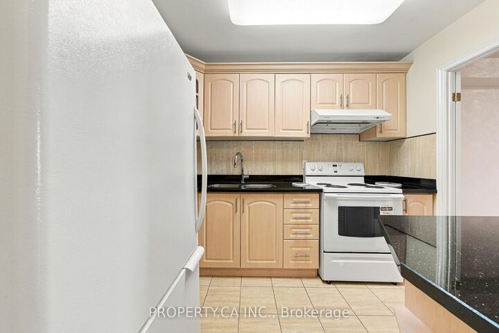 Property Photo:  2500 Bridletowne Circle 408  ON M1W 2V6 