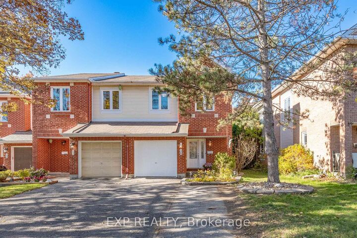 Property Photo:  36 Meadowbreeze Drive  ON K2M 2L6 