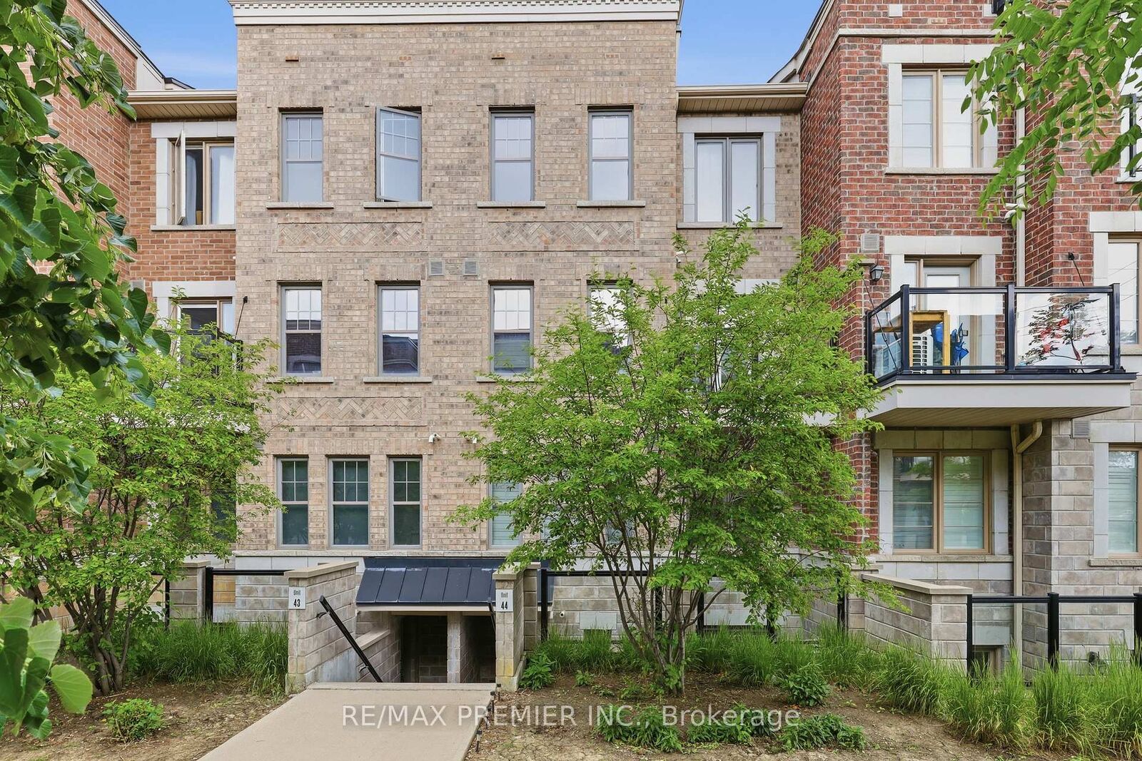 Property Photo:  2315 Sheppard Avenue W 44  ON M9M 0E8 
