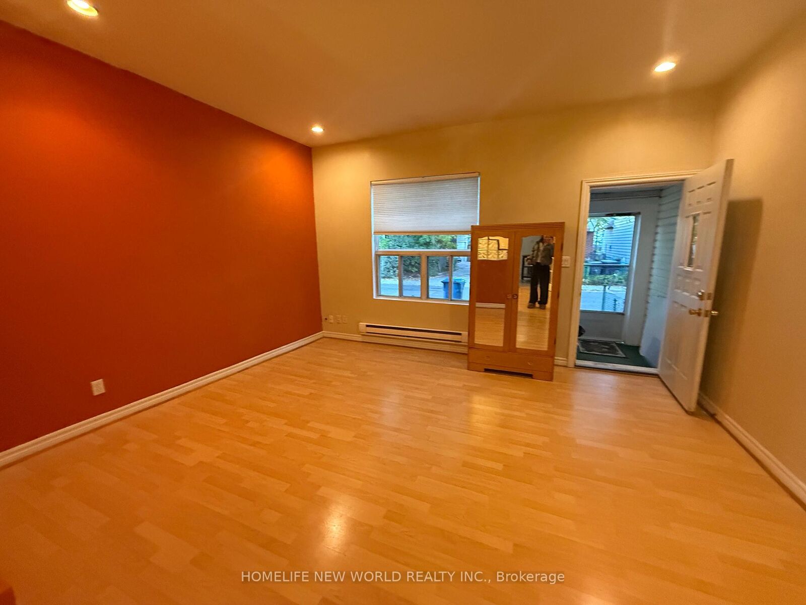 Property Photo:  6 Dublin Street  ON M6H 1J3 