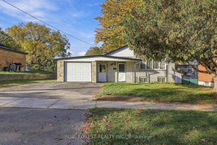 Property Photo:  105 Chesterfield Avenue  ON N5Z 3M9 