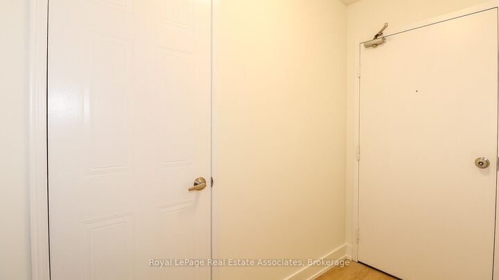 Property Photo: 94 Sanford Street 2 ON L4N 3C5