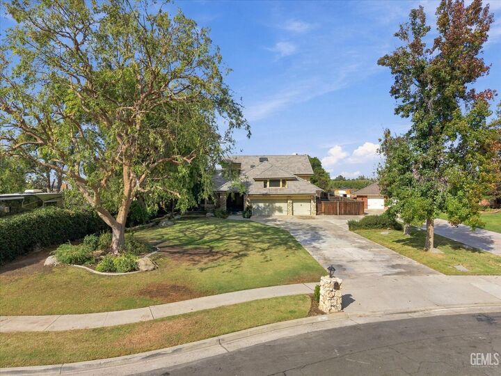 Property Photo: 6600 Audene Way CA 93308
