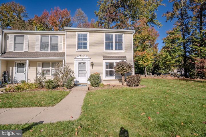 Property Photo:  49 Cottonwood Court  NJ 08852 