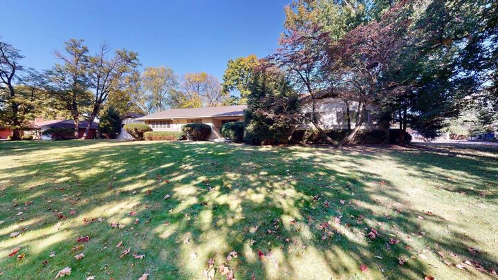 Property Photo: 1350 Brookwood Place OH 43209