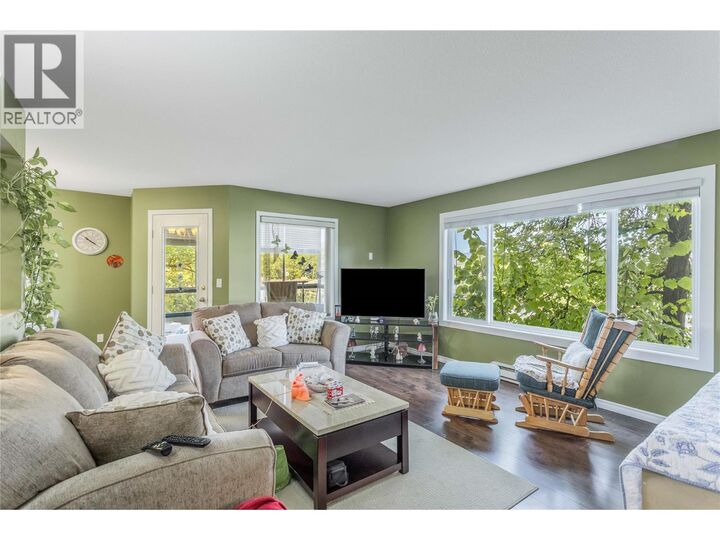 Property Photo:  180 Hollywood Road North 202  BC V1X 6Y9 