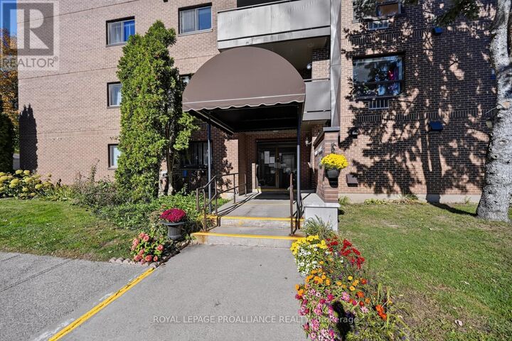 Property Photo:  95 Windsor Drive 303  ON K6V 3H7 