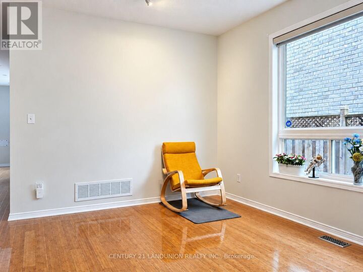 Property Photo:  52 Kentley Street  ON L6C 3G2 