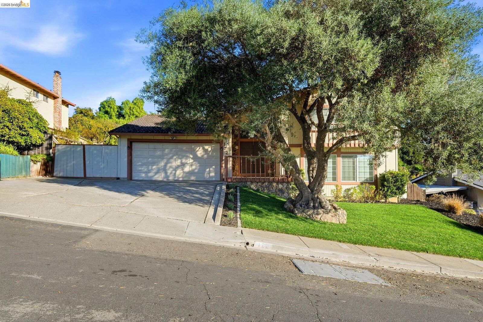 Property Photo:  122 Stratford St  CA 94591 