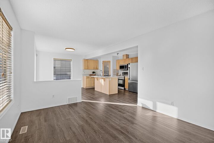 Property Photo:  2 Heatherglen Drive  AB T7X 4L1 