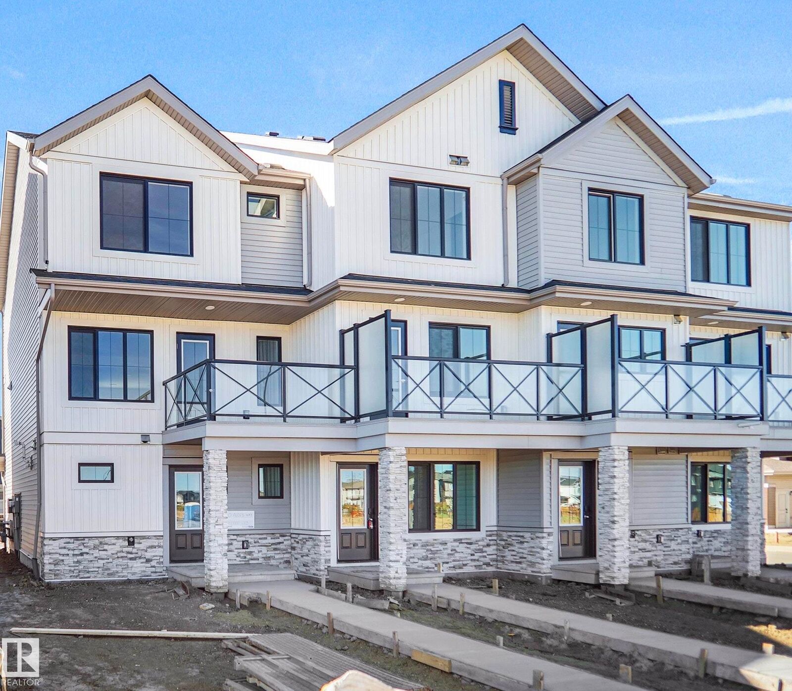 Property Photo:  2022 Glastonbury Boulevard NW  AB T5T 7Z3 