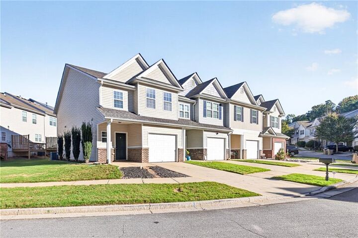 Property Photo: 4766 Beacon Ridge Lane GA 30542