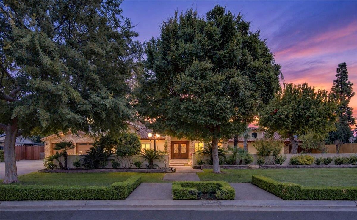 Property Photo:  2510 W San Ramon Avenue  CA 93711 
