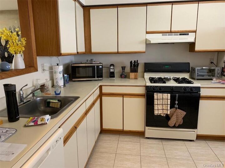 Property Photo:  135 West Nyack Road 125  NY 10954 
