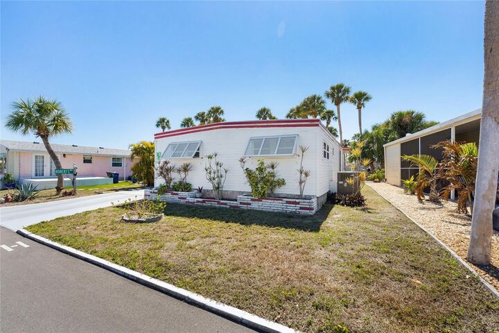Property Photo: 210 Roma Road FL 34285