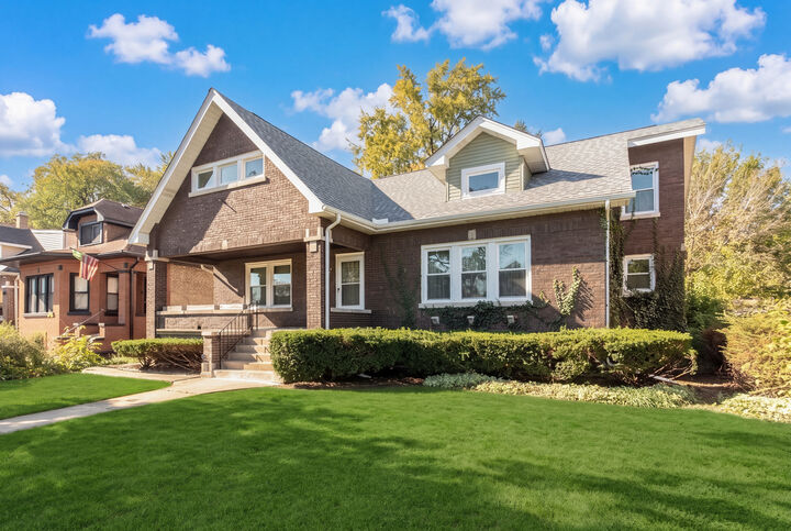 Property Photo: 1822 N Mulligan Avenue IL 60639
